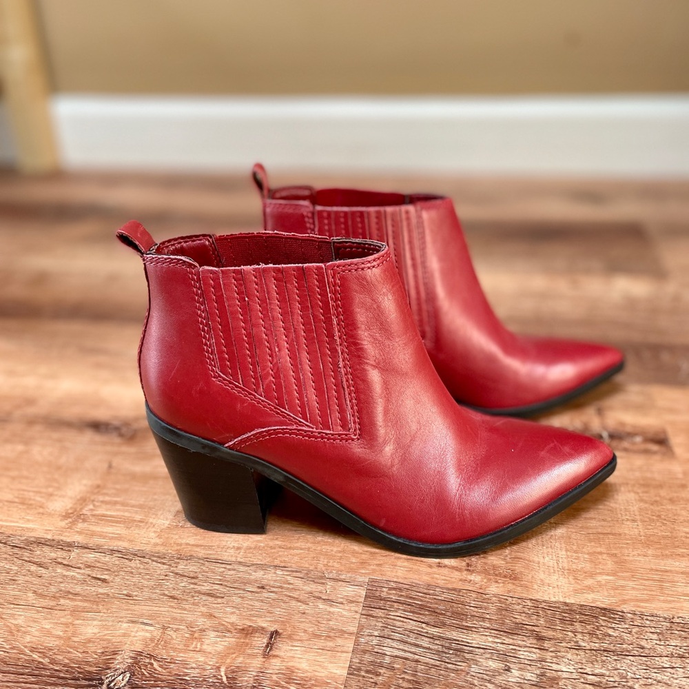 Marc‎ Fisher womens western ankle cowboy boots size 7 red heeled pointed toe